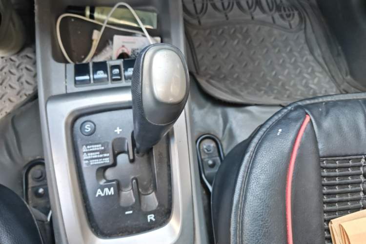Used Chevrolet Sail 2011 Sedan 1.4L AMT Happiness Edition Gear Lever