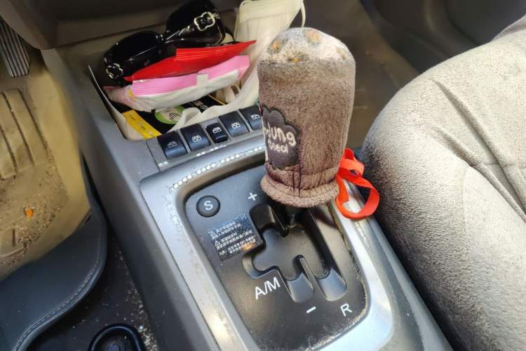 Used Chevrolet Sail 2011 Sedan 1.4L AMT Happiness Edition Gear Lever