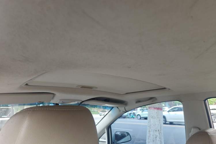 Used Chevrolet Sail 2011 Hatchback 1.4L AMT Happiness Edition Headliner