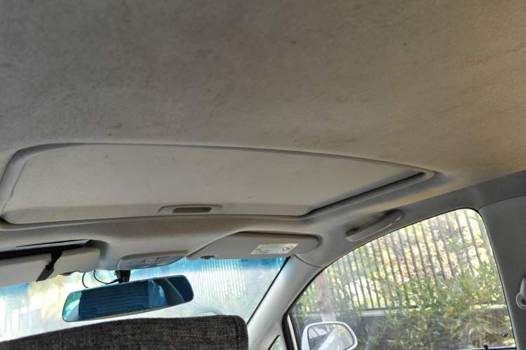 Used Chevrolet Sail 2011 Sedan 1.4L AMT Happiness Edition Headliner