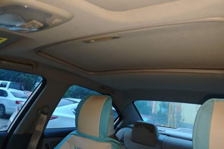 Used Chevrolet Sail 2011 Sedan 1.4L AMT Happiness Edition Headliner