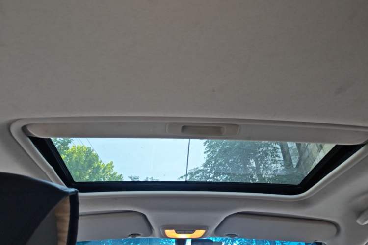 Used Chevrolet Sail 2011 Sedan 1.4L AMT Happiness Edition Headliner