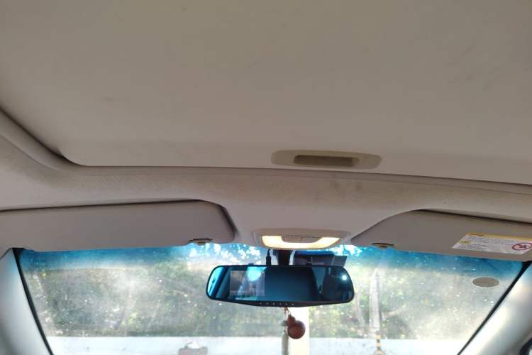 Used Chevrolet Sail 2011 Sedan 1.4L AMT Happiness Edition Headliner