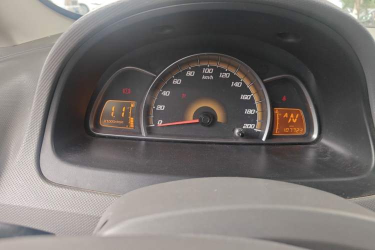 Used Chevrolet Sail 2011 Hatchback 1.4L AMT Happiness Edition Instrument Cluster