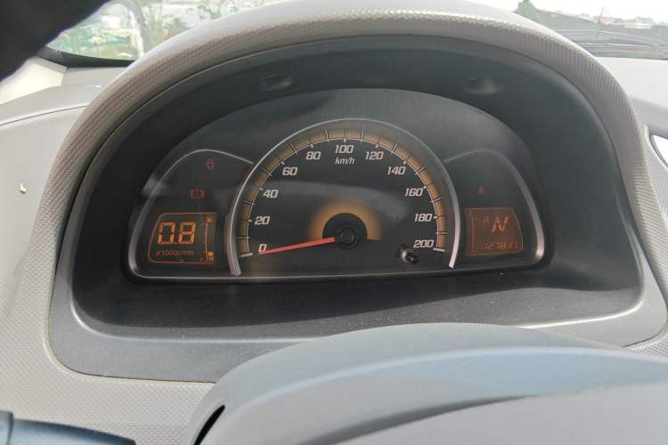 Used Chevrolet Sail 2011 Sedan 1.4L AMT Happiness Edition Instrument Cluster