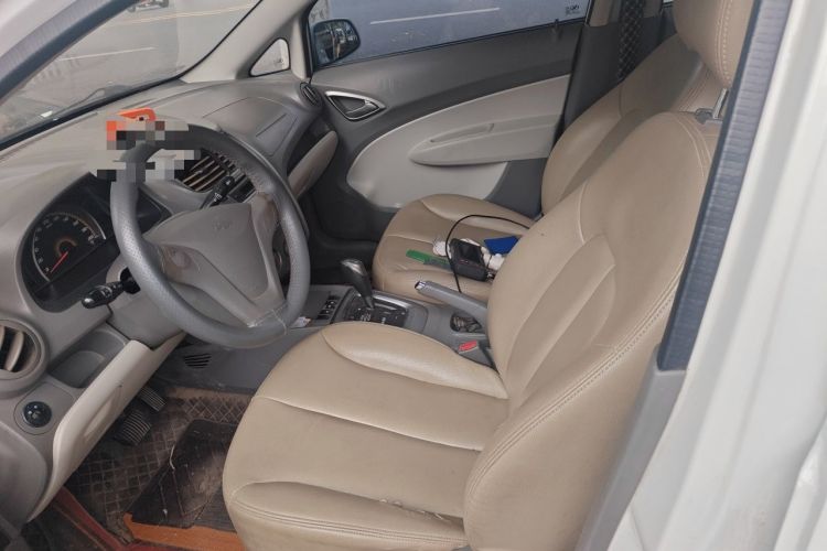 Used Chevrolet Sail 2011 Hatchback 1.4L AMT Happiness Edition Left Front Seat