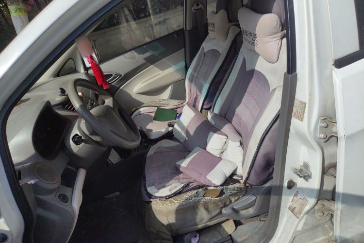 Used Chevrolet Sail 2011 Sedan 1.4L AMT Happiness Edition Left Front Seat