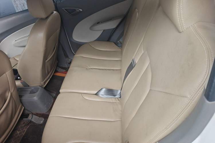 Used Chevrolet Sail 2011 Hatchback 1.4L AMT Happiness Edition Left Rear Seat