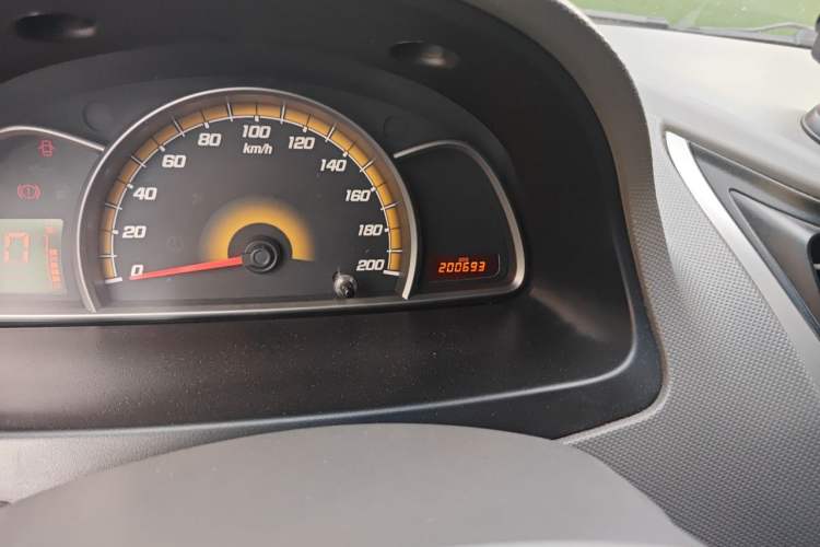 Used Chevrolet Sail 2011 Sedan 1.4L Manual Happiness Edition Odometer Close Up