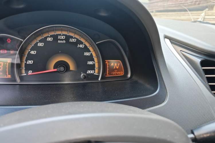 Used Chevrolet Sail 2011 Sedan 1.4L AMT Happiness Edition Odometer Close Up