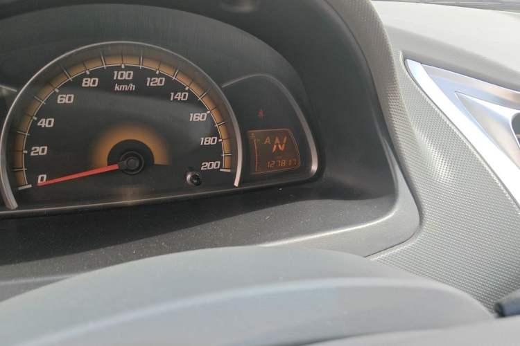 Used Chevrolet Sail 2011 Sedan 1.4L AMT Happiness Edition Odometer Close Up