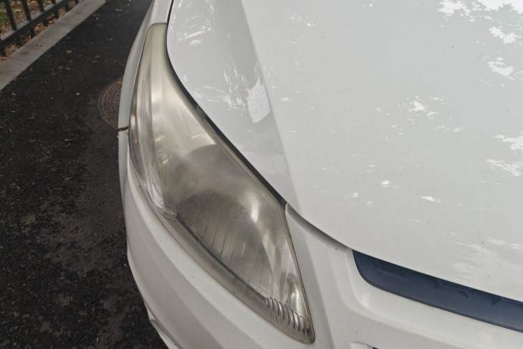 Used Chevrolet Sail 2011 Hatchback 1.4L AMT Happiness Edition Right Front Headlight