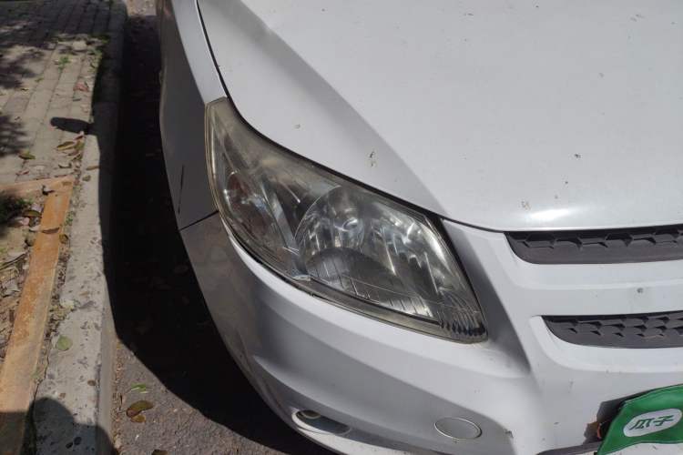 Used Chevrolet Sail 2011 Sedan 1.4L AMT Happiness Edition Right Front Headlight