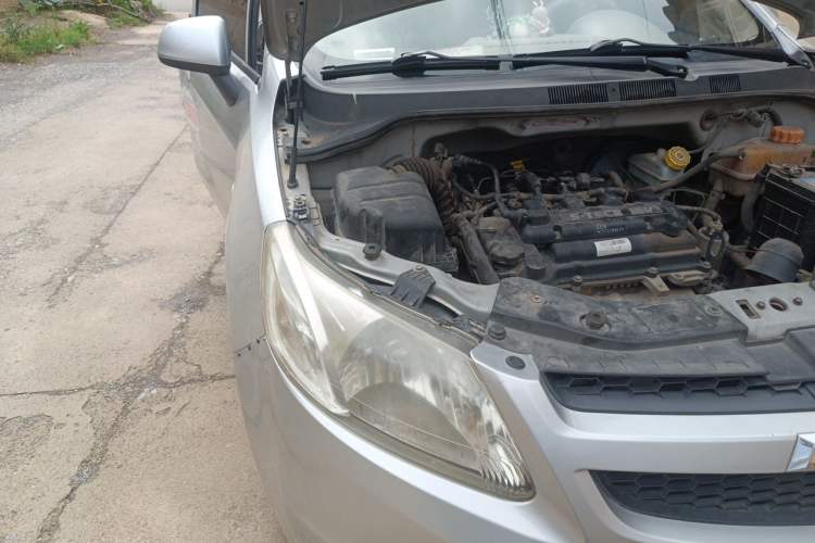 Used Chevrolet Sail 2011 Sedan 1.4L Manual Happiness Edition Right Front Headlight