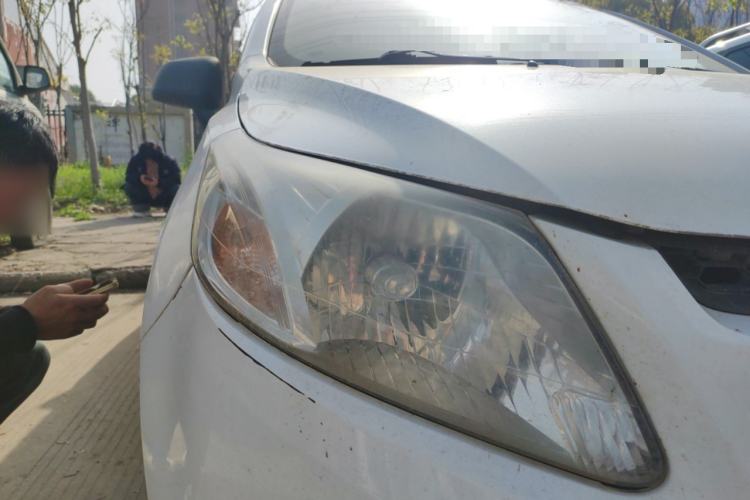 Used Chevrolet Sail 2011 Sedan 1.4L Manual Happiness Edition Right Front Headlight