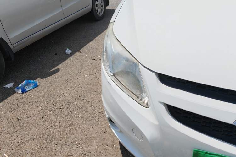 Used Chevrolet Sail 2011 Sedan 1.4L AMT Happiness Edition Right Front Headlight