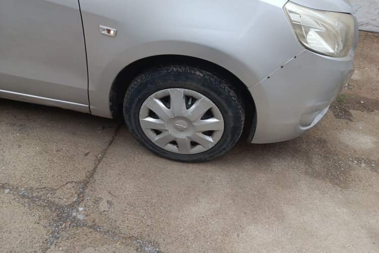 Used Chevrolet Sail 2011 Sedan 1.4L Manual Happiness Edition Right Front Wheel Hub