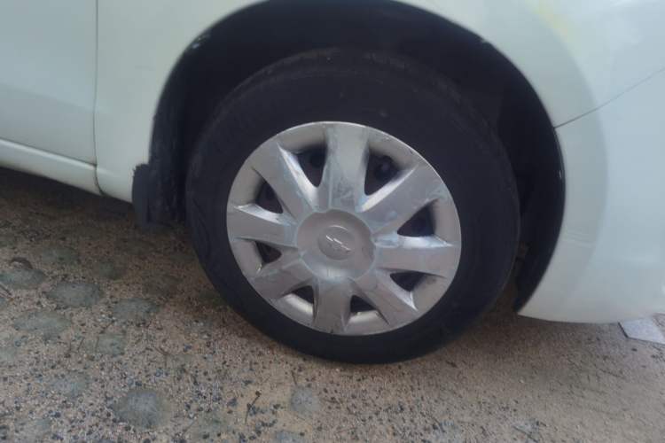 Used Chevrolet Sail 2011 Sedan 1.4L Manual Happiness Edition Right Front Wheel Hub