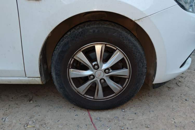 Used Chevrolet Sail 2011 Sedan 1.4L AMT Happiness Edition Right Front Wheel Hub