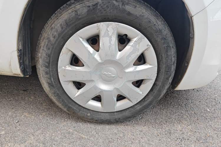Used Chevrolet Sail 2011 Sedan 1.4L Manual Happiness Edition Right Front Wheel Hub