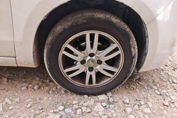 Used Chevrolet Sail 2011 Sedan 1.4L AMT Happiness Edition Right Front Wheel Hub