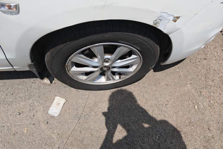 Used Chevrolet Sail 2011 Sedan 1.4L AMT Happiness Edition Right Front Wheel Hub
