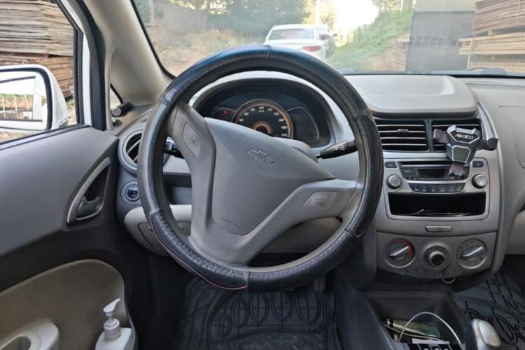 Used Chevrolet Sail 2011 Sedan 1.4L AMT Happiness Edition Steering Wheel