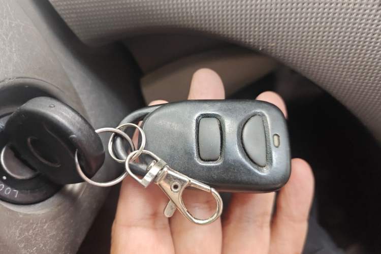 Used Chevrolet Sail 2011 Hatchback 1.4L AMT Happiness Edition Vehicle Key