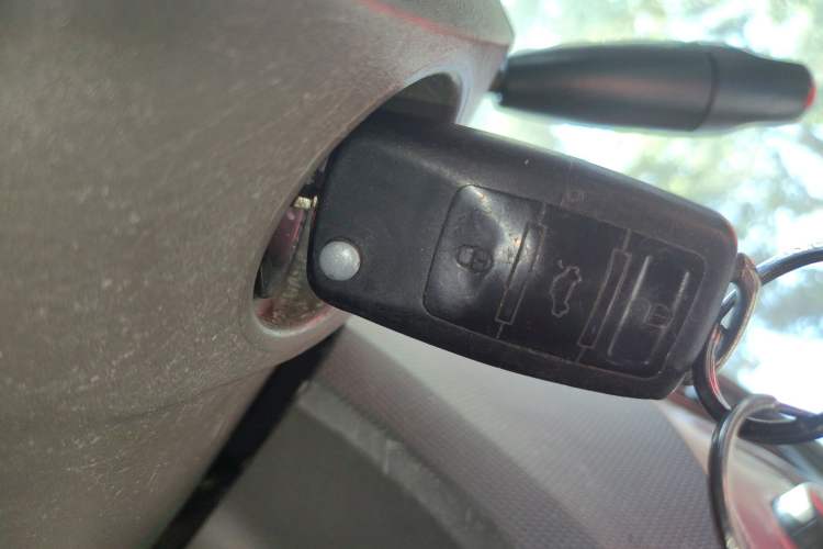 Used Chevrolet Sail 2011 Sedan 1.4L AMT Happiness Edition Vehicle Key