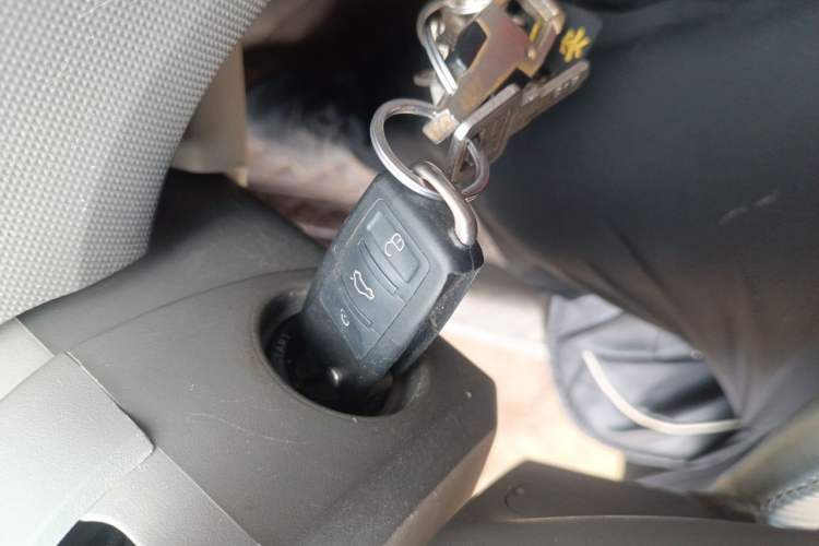 Used Chevrolet Sail 2011 Sedan 1.4L Manual Happiness Edition Vehicle Key