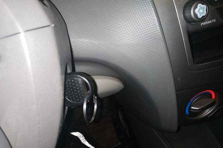 Used Chevrolet Sail 2011 Sedan 1.4L Manual Happiness Edition Vehicle Key