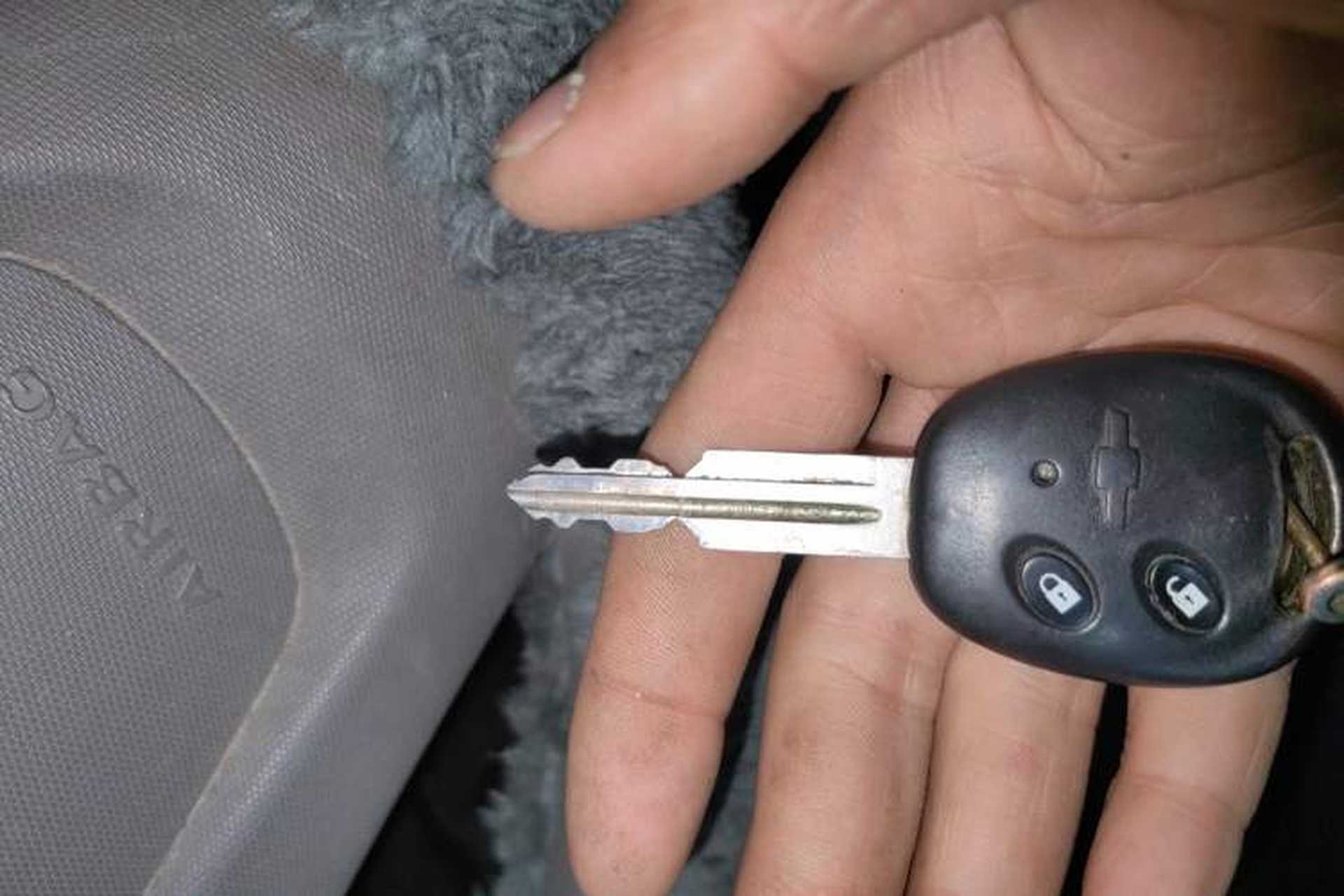 Used Chevrolet Sail 2011 Sedan 1.4L Manual Happiness Edition Vehicle Key