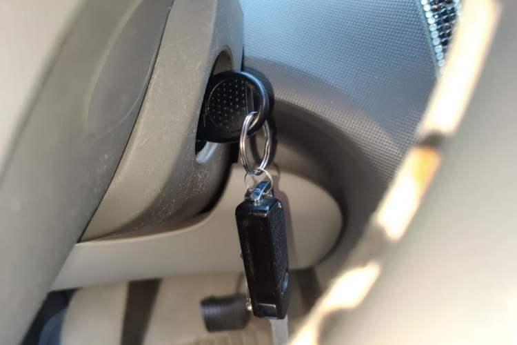 Used Chevrolet Sail 2011 Sedan 1.4L AMT Happiness Edition Vehicle Key