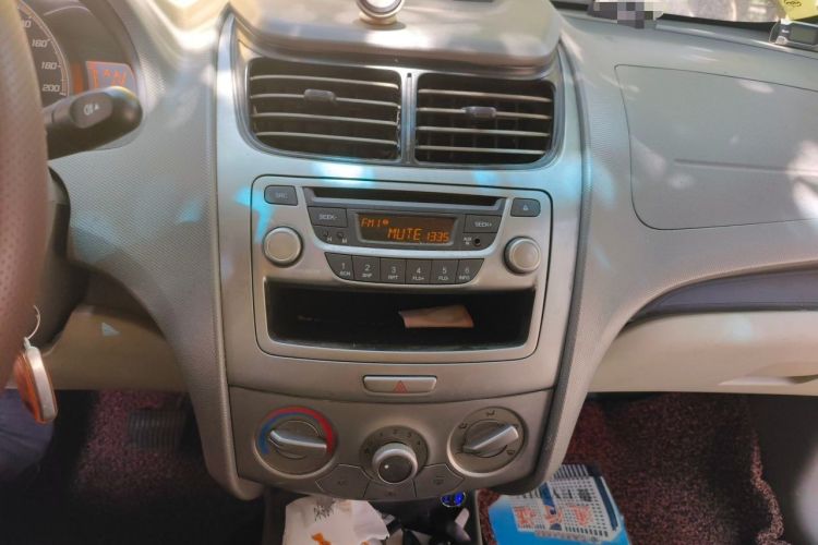 Used Chevrolet Sail 2011 Hatchback 1.4L AMT Happiness Edition Audio And AC Panel