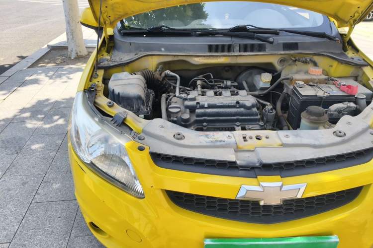 Used Chevrolet Sail 2011 Hatchback 1.4L AMT Happiness Edition Engine Bay Right