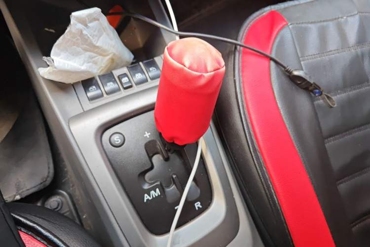 Used Chevrolet Sail 2011 Sedan 1.4L AMT Happiness Edition Gear Lever