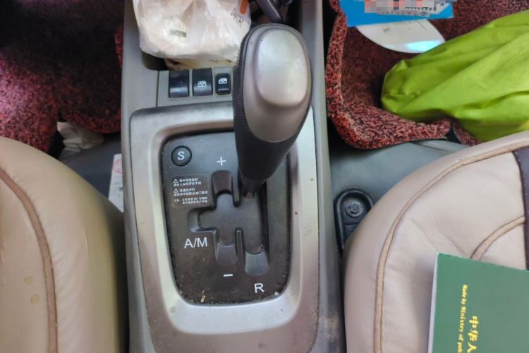 Used Chevrolet Sail 2011 Hatchback 1.4L AMT Happiness Edition Gear Lever