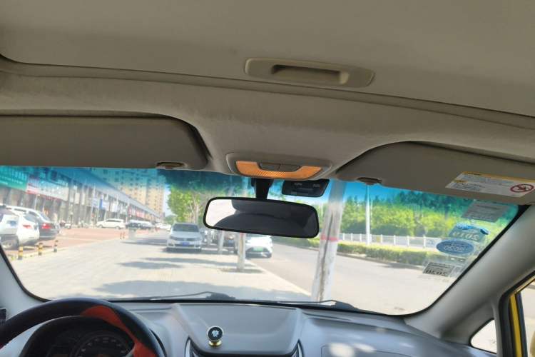 Used Chevrolet Sail 2011 Hatchback 1.4L AMT Happiness Edition Headliner