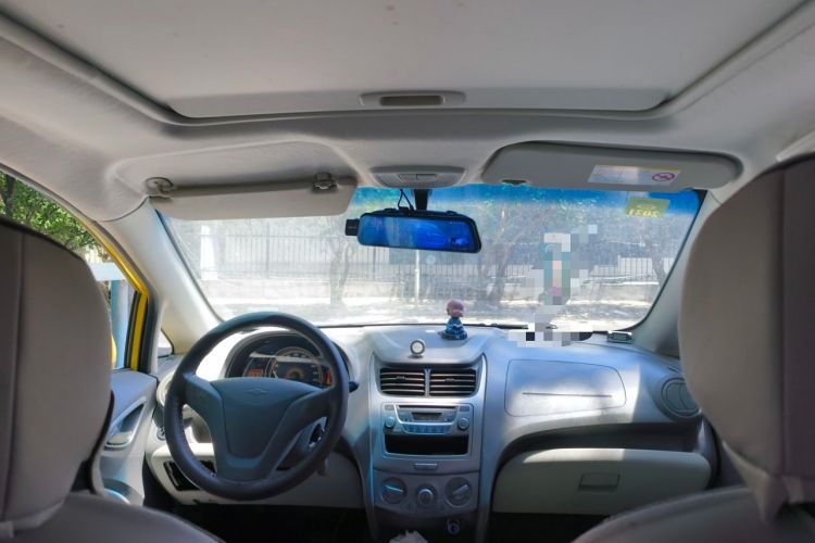 Used Chevrolet Sail 2011 Hatchback 1.4L AMT Happiness Edition Headliner