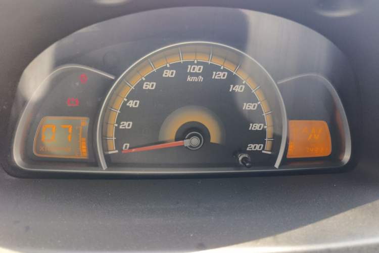 Used Chevrolet Sail 2011 Hatchback 1.4L AMT Happiness Edition Instrument Cluster