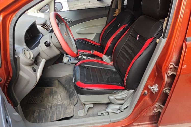 Used Chevrolet Sail 2011 Sedan 1.4L AMT Happiness Edition Left Front Seat