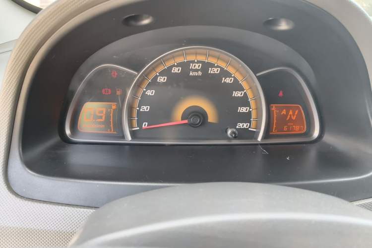 Used Chevrolet Sail 2011 Hatchback 1.4L AMT Happiness Edition Odometer Close Up