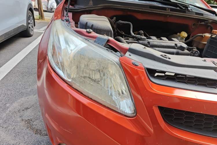 Used Chevrolet Sail 2011 Sedan 1.4L AMT Happiness Edition Right Front Headlight