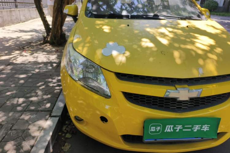 Used Chevrolet Sail 2011 Hatchback 1.4L AMT Happiness Edition Right Front Headlight