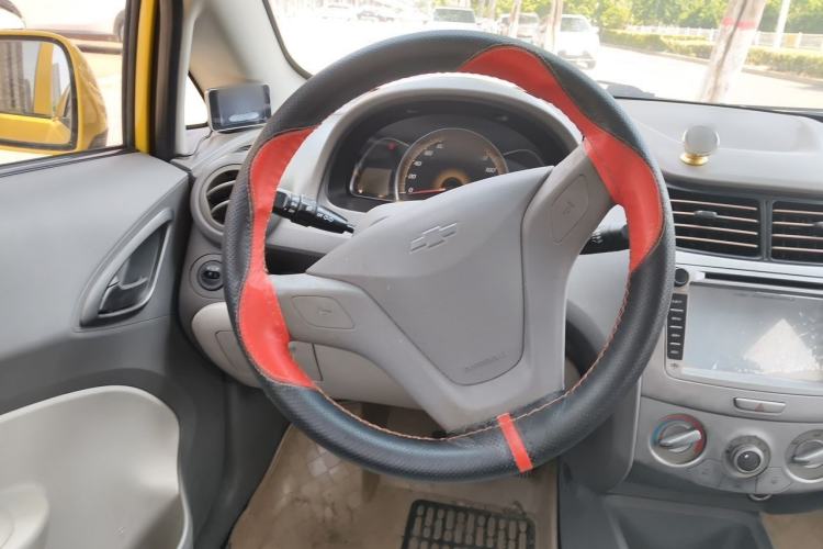 Used Chevrolet Sail 2011 Hatchback 1.4L AMT Happiness Edition Steering Wheel