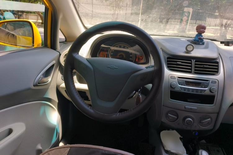 Used Chevrolet Sail 2011 Hatchback 1.4L AMT Happiness Edition Steering Wheel