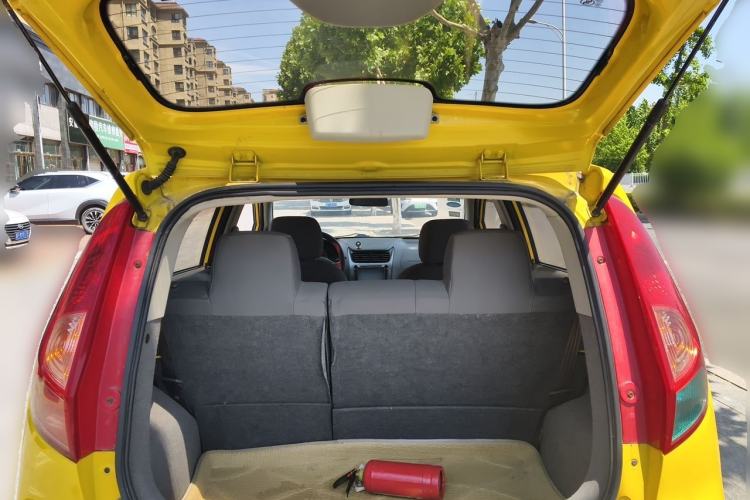 Used Chevrolet Sail 2011 Hatchback 1.4L AMT Happiness Edition Trunk