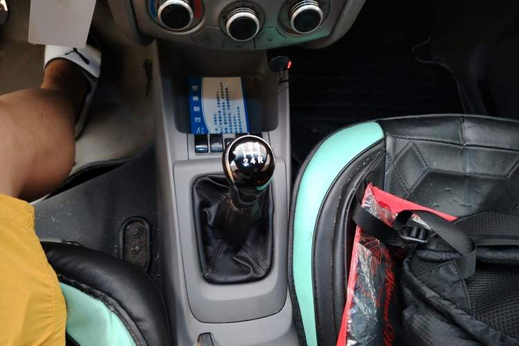 Used Chevrolet Sail 2013 Sedan 1.4L Manual Happiness Edition II Gear Lever