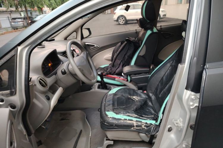 Used Chevrolet Sail 2013 Sedan 1.4L Manual Happiness Edition II Left Front Seat