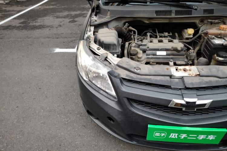 Used Chevrolet Sail 2013 Sedan 1.4L Manual Happiness Edition II Right Front Headlight